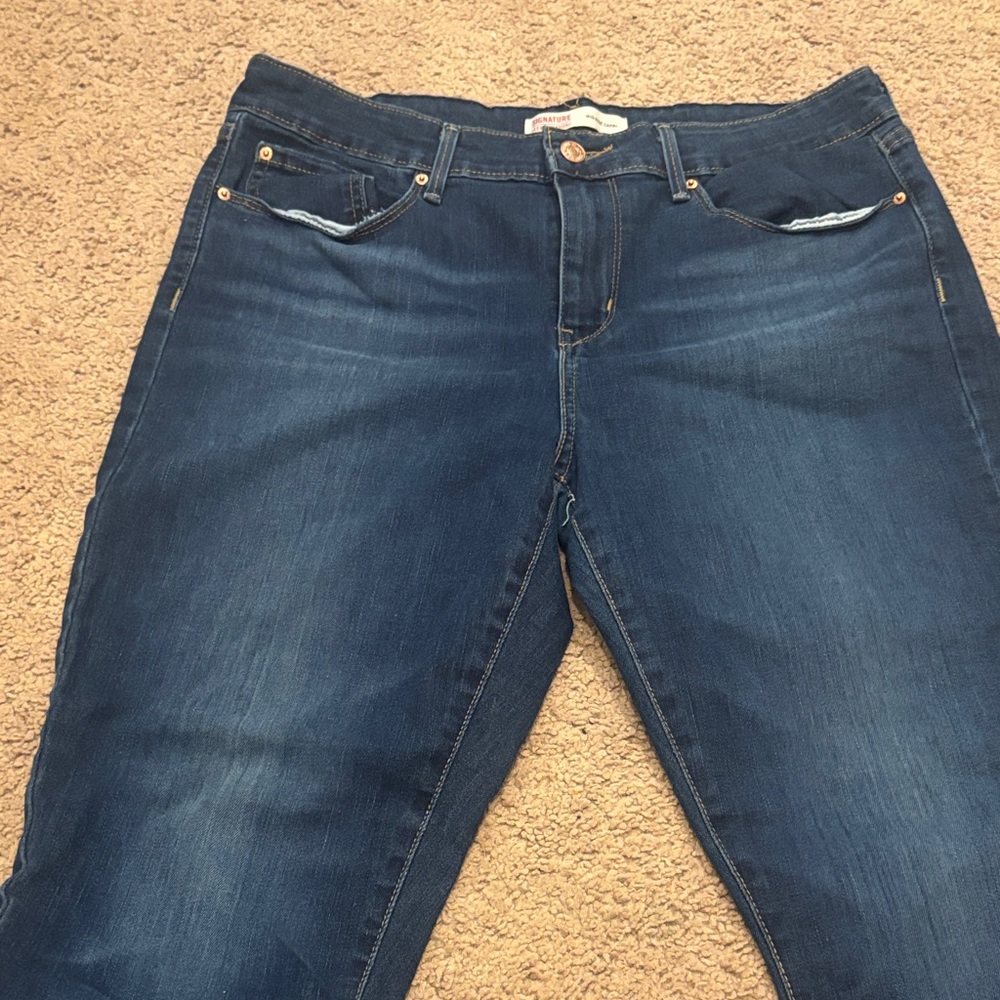 Signature by Levi Strauss Dark Blue Women's Capris